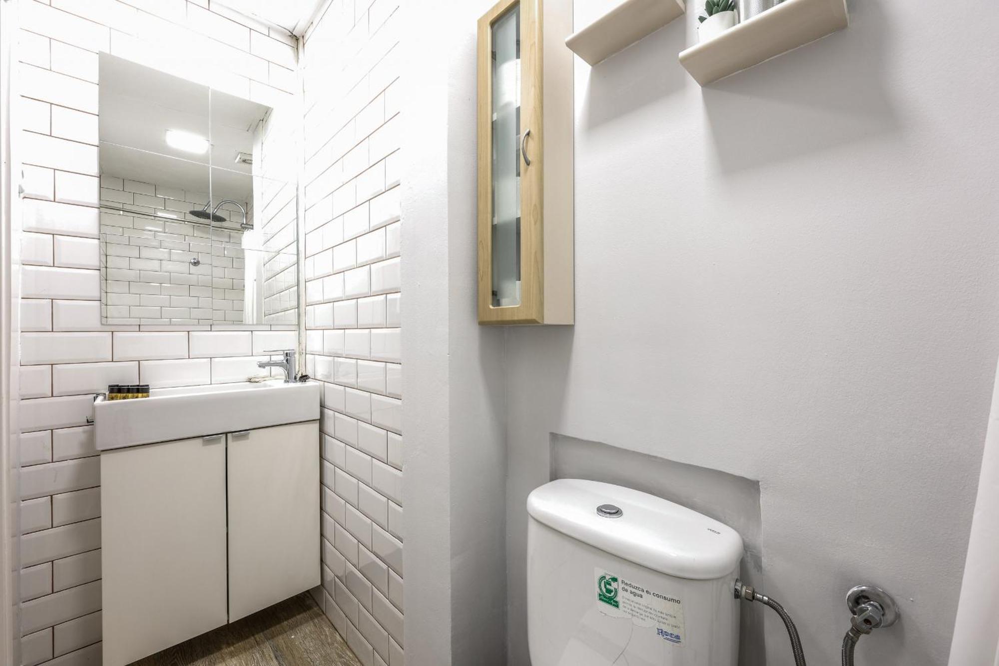 Pequeno Apartamento Reformado En Tirso De Molina Alquiler Temporal Мадрид Екстериор снимка